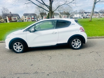 Used Peugeot 208 2013 for sale - 77917226: Photo