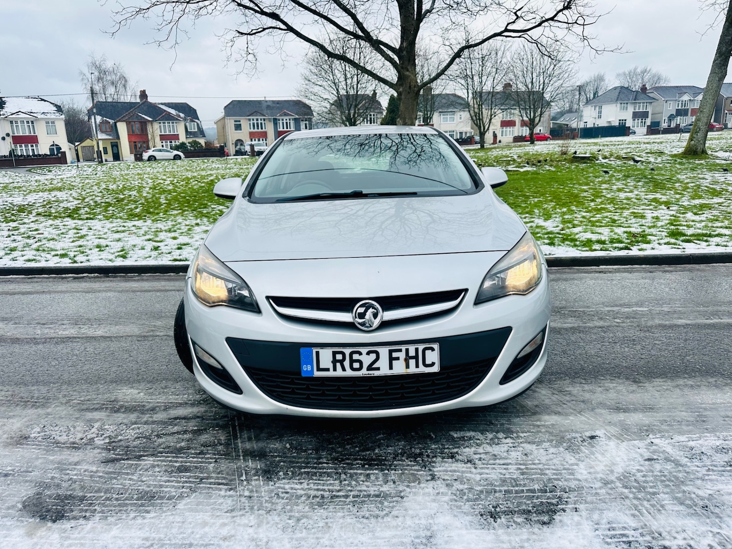 Used Vauxhall Astra 2012 for sale - 77114016: Photo 2