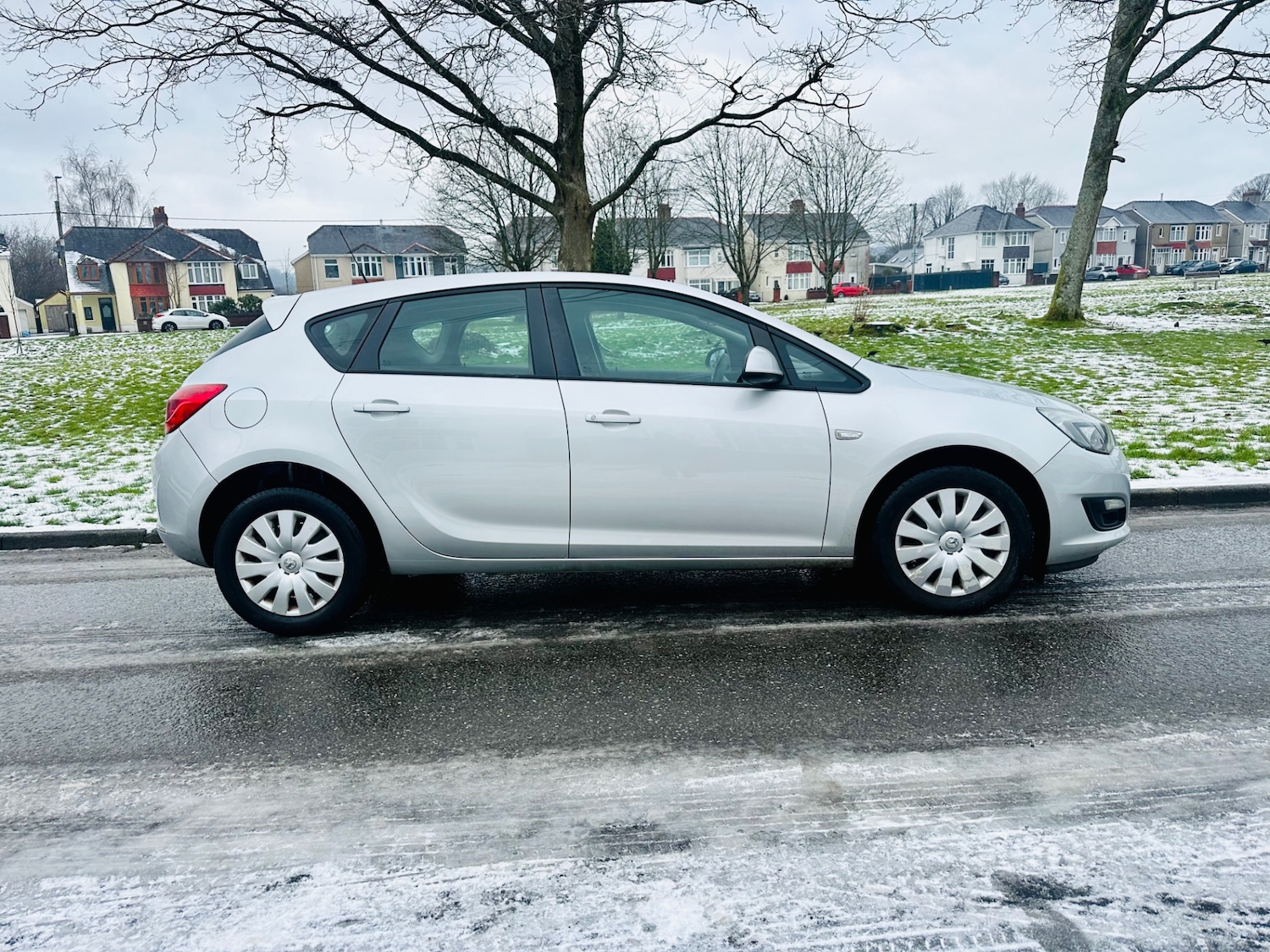 Used Vauxhall Astra 2012 for sale - 77114016: Photo 3