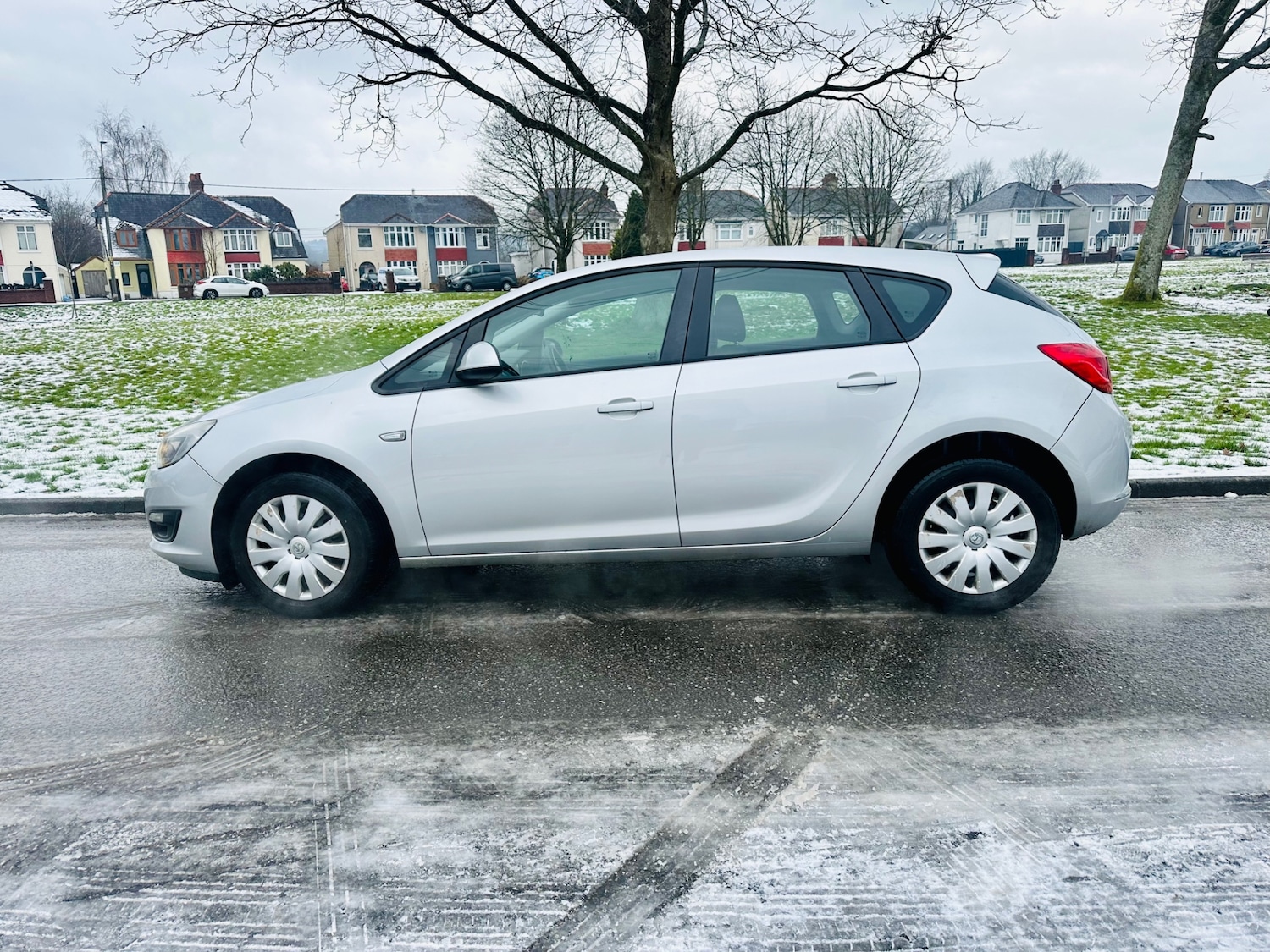 Used Vauxhall Astra 2012 for sale - 77114016: Photo 4