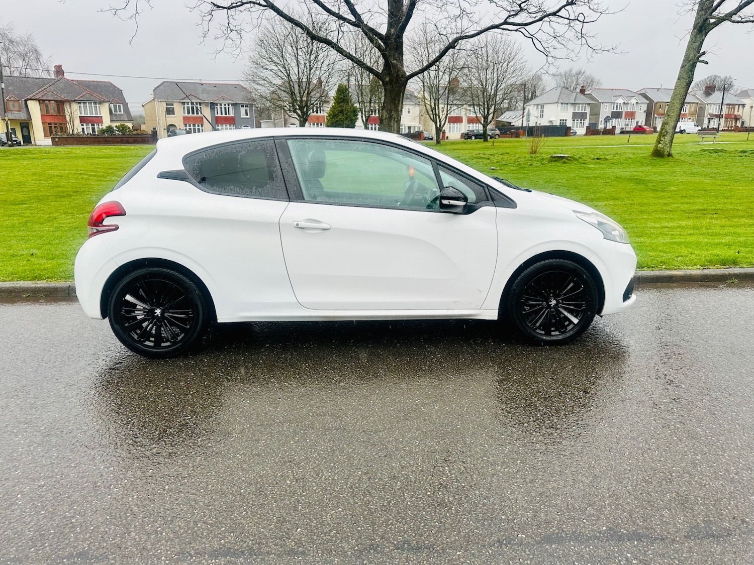 Used Peugeot 208 2017 for sale - 77677252: Photo 2