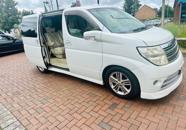 Used Nissan Elgrand 2018 for sale - 75354201: Photo 14