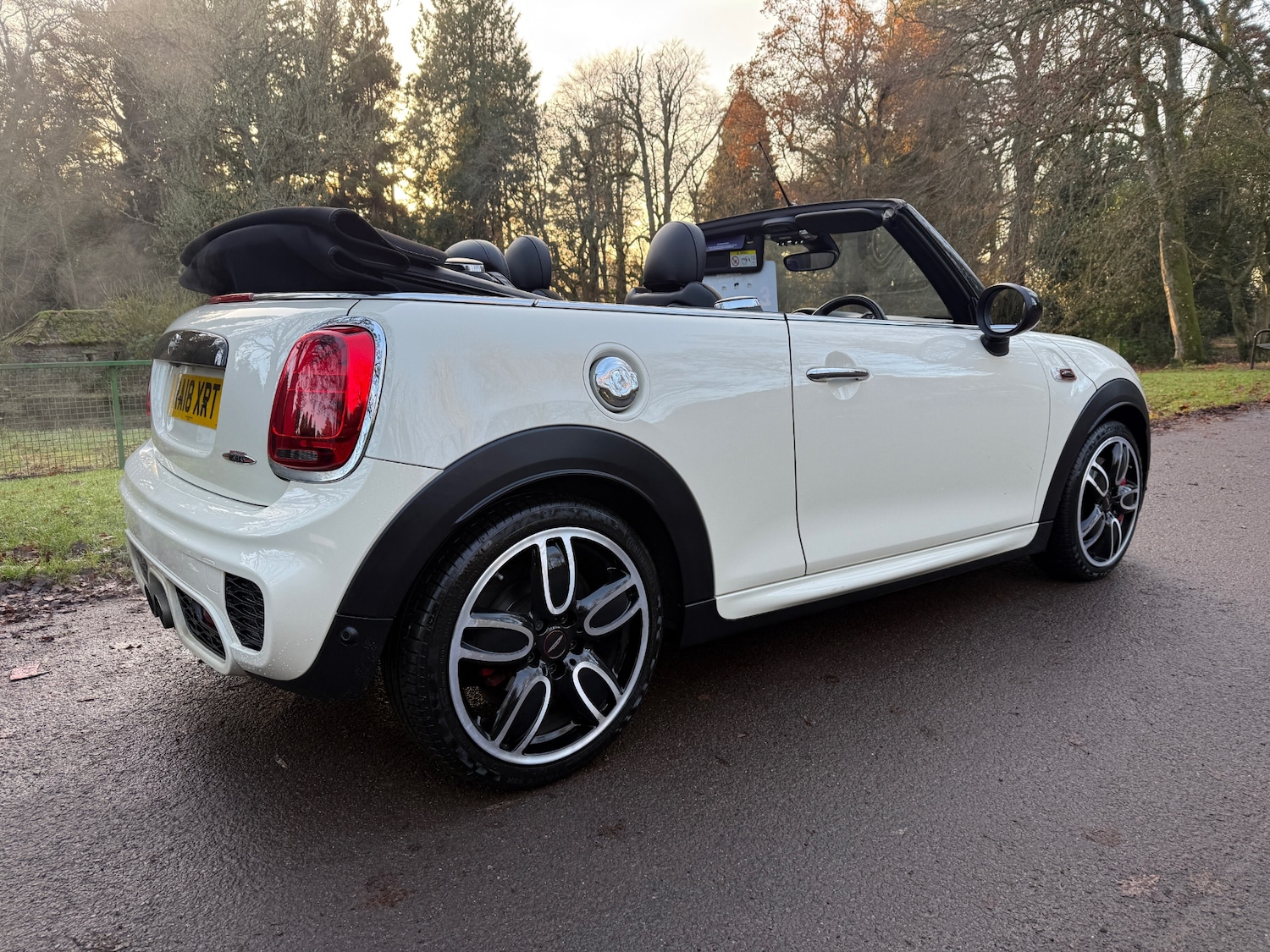 Used MINI Convertible 2018 for sale - 76928346: Photo 2
