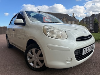 2013 - 1.2 Elle 5dr CVT [Sat Nav]