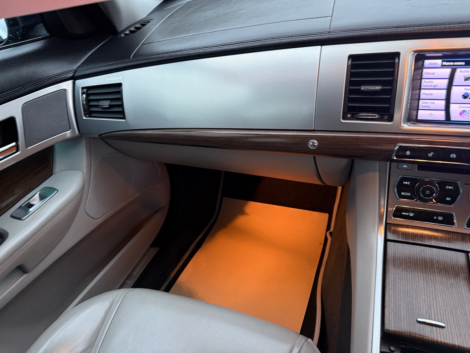 Used Jaguar XF 2012 for sale - 76738615: Photo 17