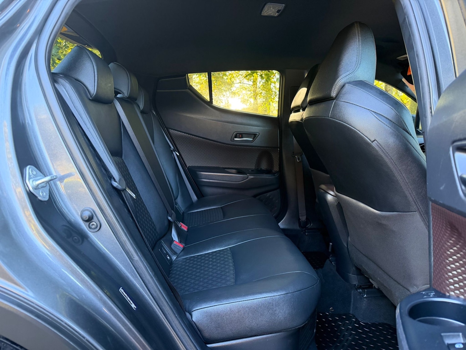 Used Toyota C-HR 2019 for sale - 76329433: Photo 12