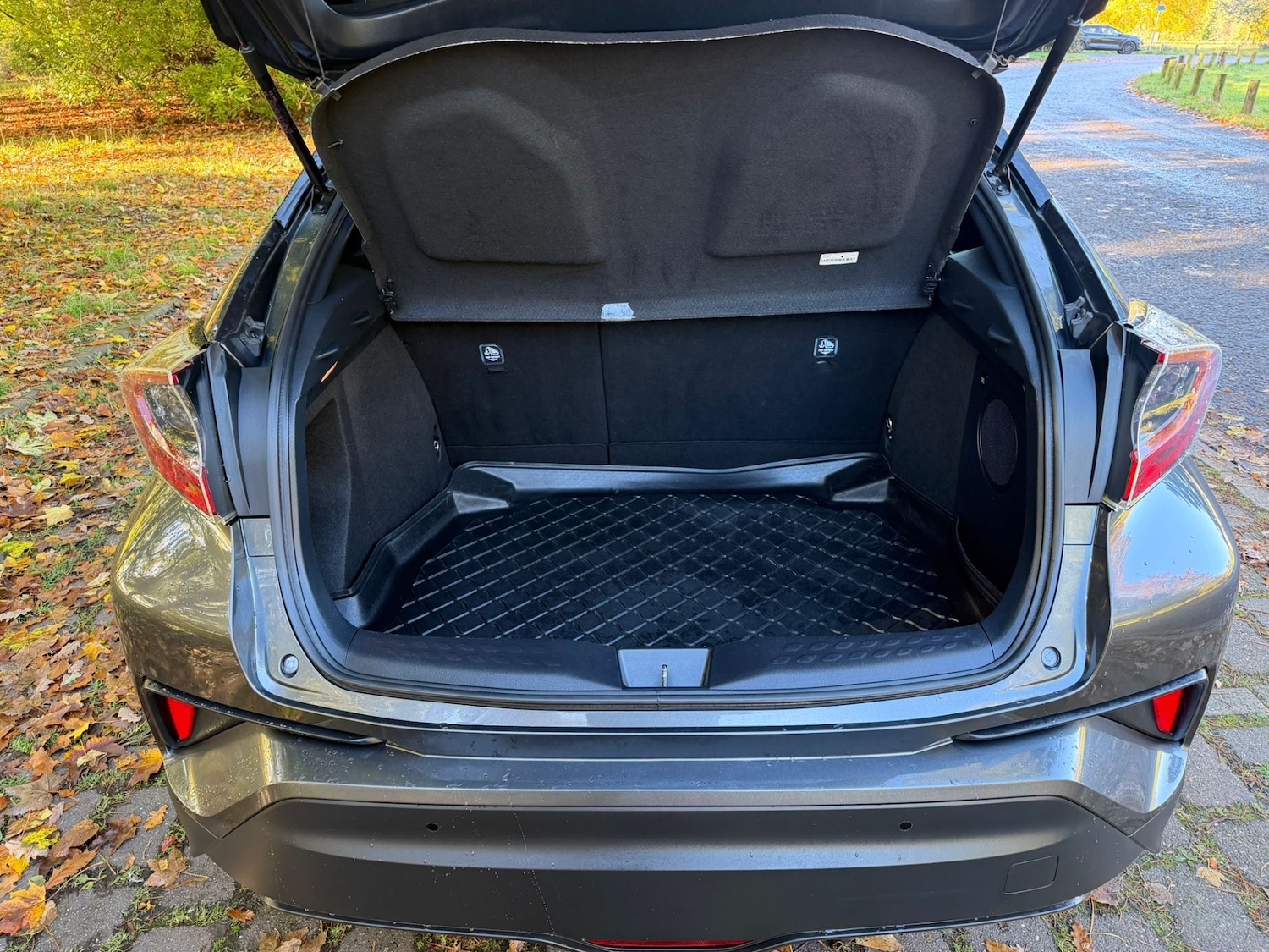 Used Toyota C-HR 2019 for sale - 76329433: Photo 8