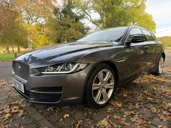 Used Jaguar XE 2017 for sale - 76329106: Photo