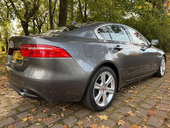 Used Jaguar XE 2017 for sale - 76329106: Photo