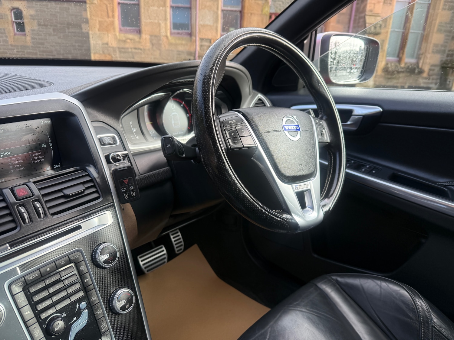 Used Volvo XC60 2015 for sale - 77627701: Photo 22