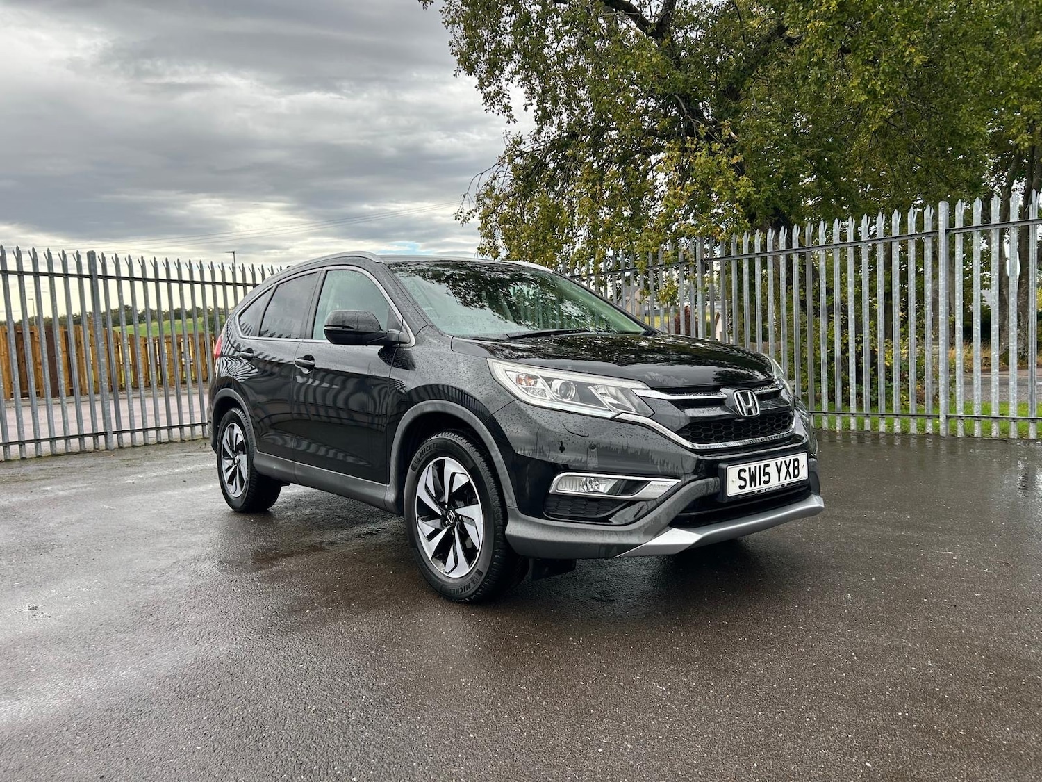 Used Honda CR-V 2015 for sale - 76140800: Photo 1
