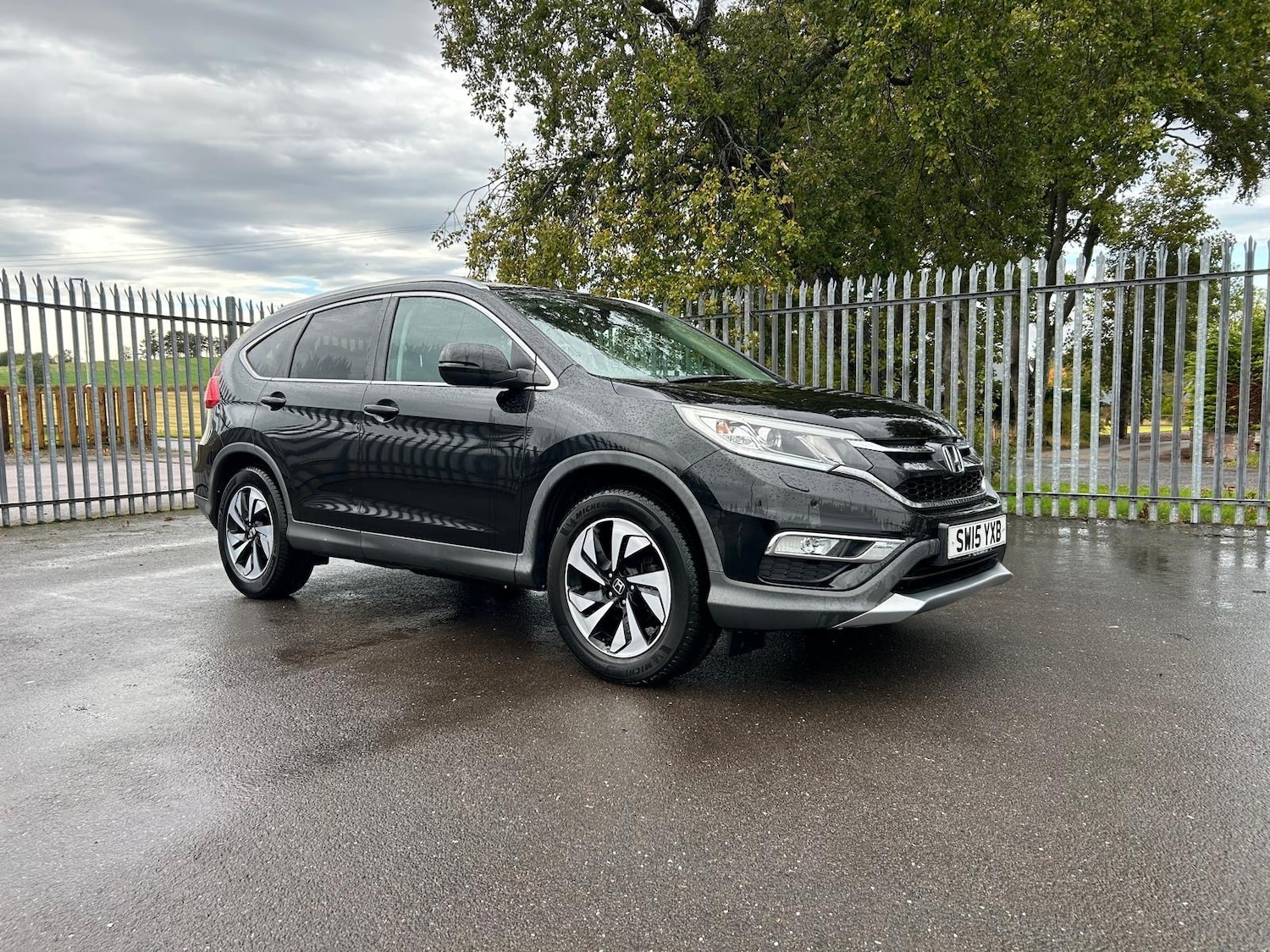 Used Honda CR-V 2015 for sale - 76140800: Photo 3