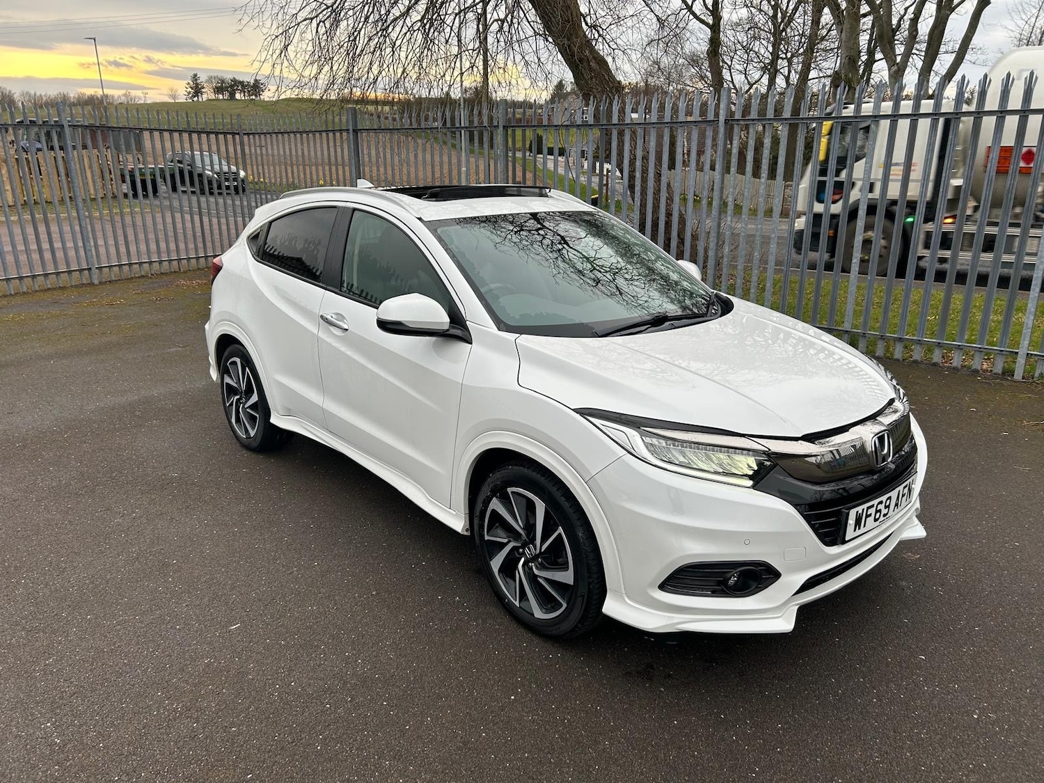 Used Honda HR-V 2019 for sale - 77995384: Photo 3