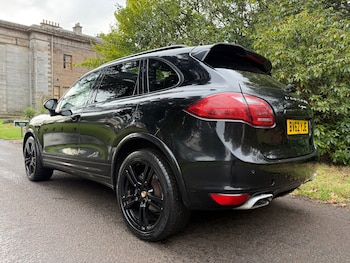 Used Porsche Cayenne 2012 for sale - 77600578: Photo