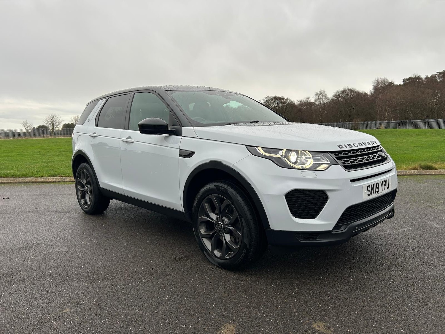Used Land Rover Discovery Sport 2019 for sale - 76935518: Photo 2