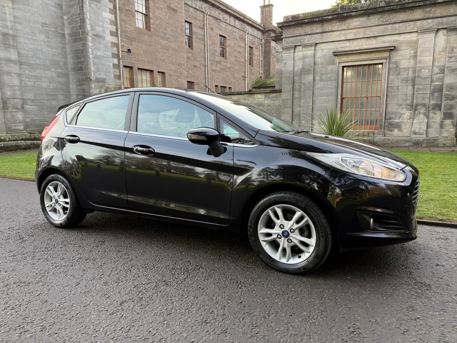 Used Ford Fiesta 2015 for sale - 77158105: Photo 6