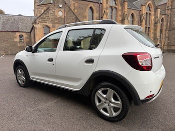 Used Dacia Sandero Stepway 2015 for sale - 76082945: Photo 3