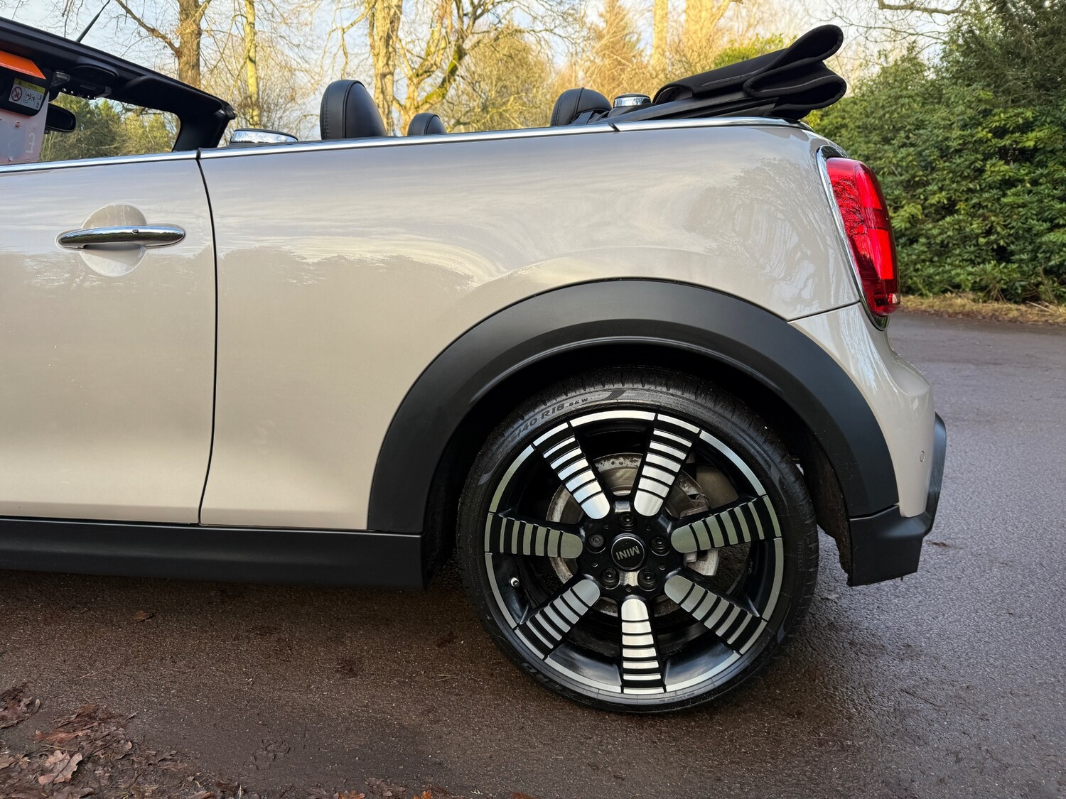 Used MINI Convertible 2023 for sale - 76978161: Photo 12