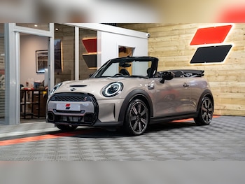 Used MINI Convertible 2023 for sale - 76978161: Photo