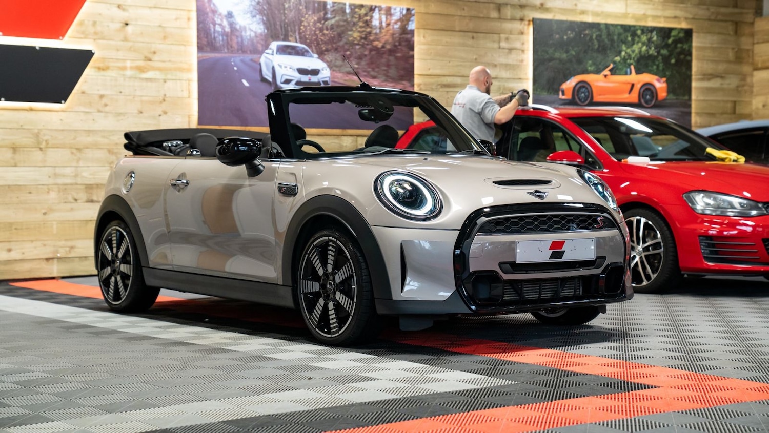 Used MINI Convertible 2023 for sale - 76978161: Photo 2