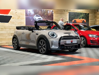 Used MINI Convertible 2023 for sale - 76978161: Photo