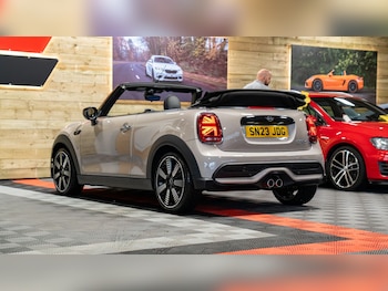 Used MINI Convertible 2023 for sale - 76978161: Photo