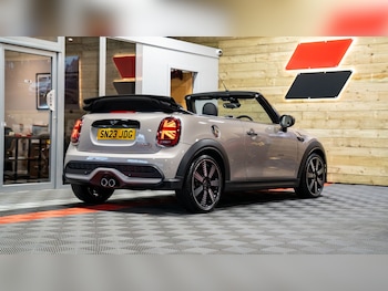 Used MINI Convertible 2023 for sale - 76978161: Photo