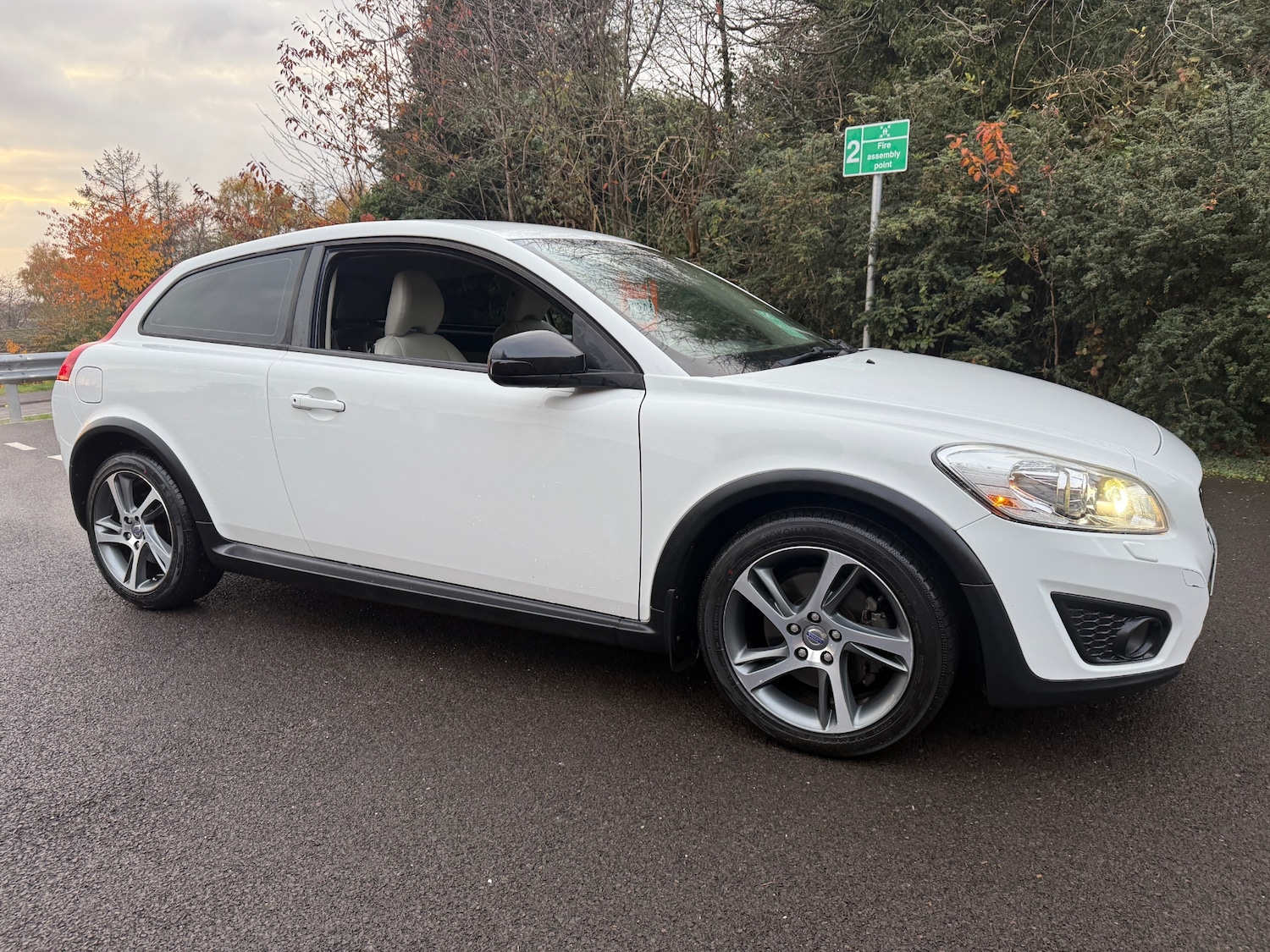 Used Volvo C30 2022 for sale - 76501612: Photo 2