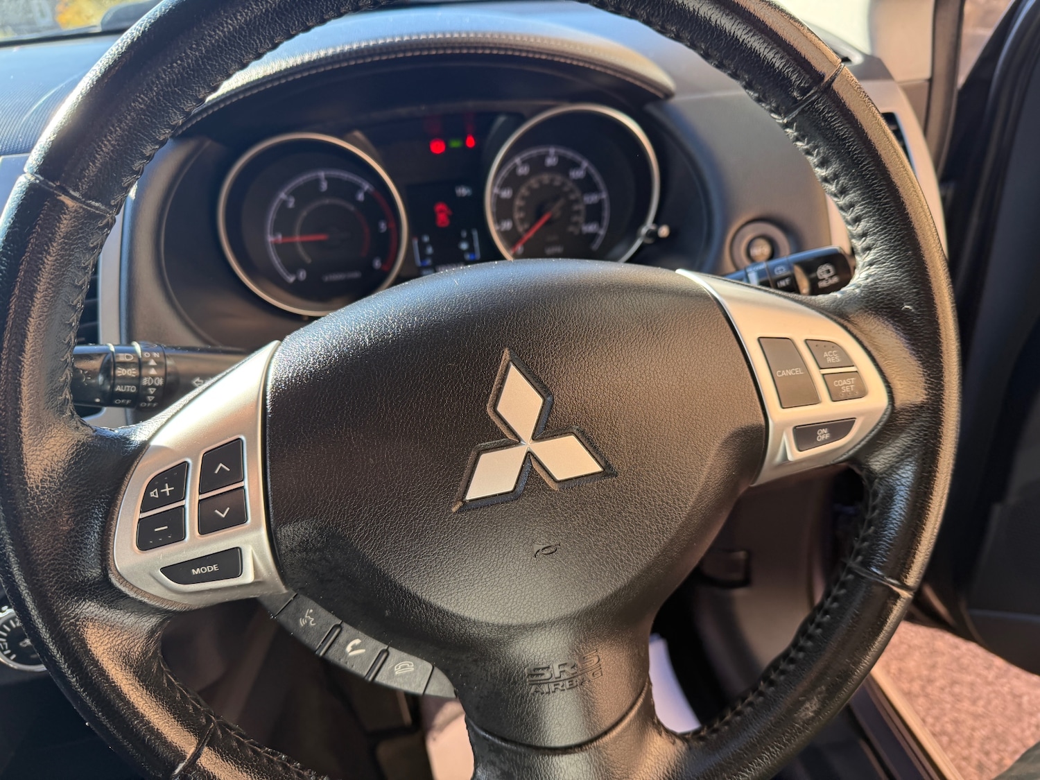 Used Mitsubishi Outlander 2012 for sale - 76204931: Photo 23