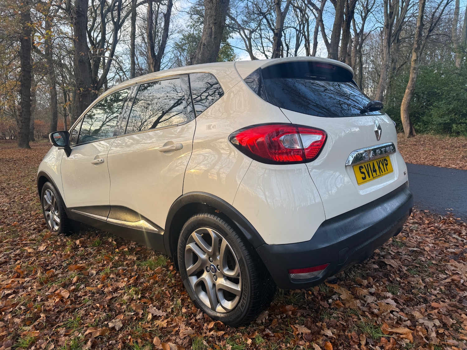 Used Renault Captur 2014 for sale - 76668993: Photo 2