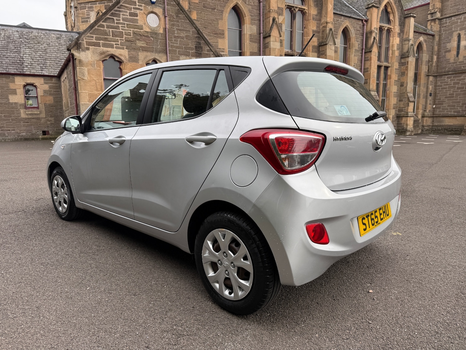 Used Hyundai i10 2015 for sale - 75993142: Photo 2