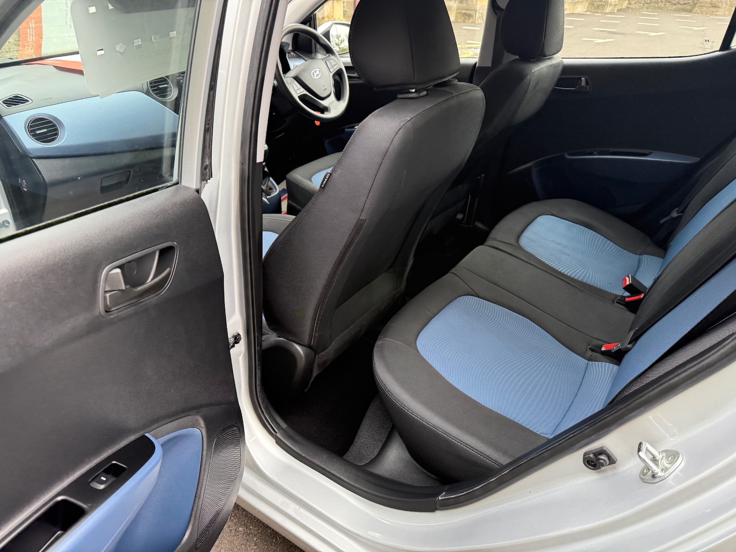 Used Hyundai i10 2015 for sale - 75993142: Photo 8