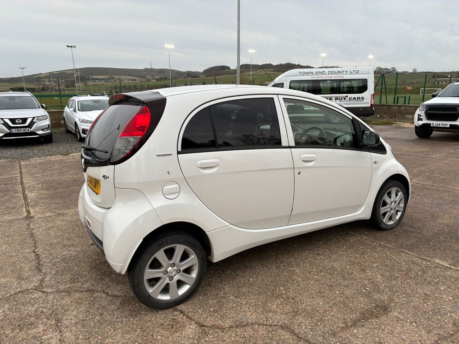 Used Peugeot iOn 2016 for sale - 76929140: Photo 3