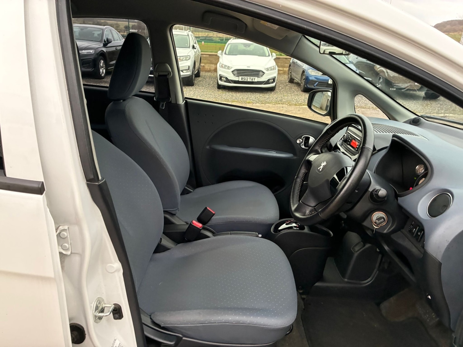 Used Peugeot iOn 2016 for sale - 76929140: Photo 8