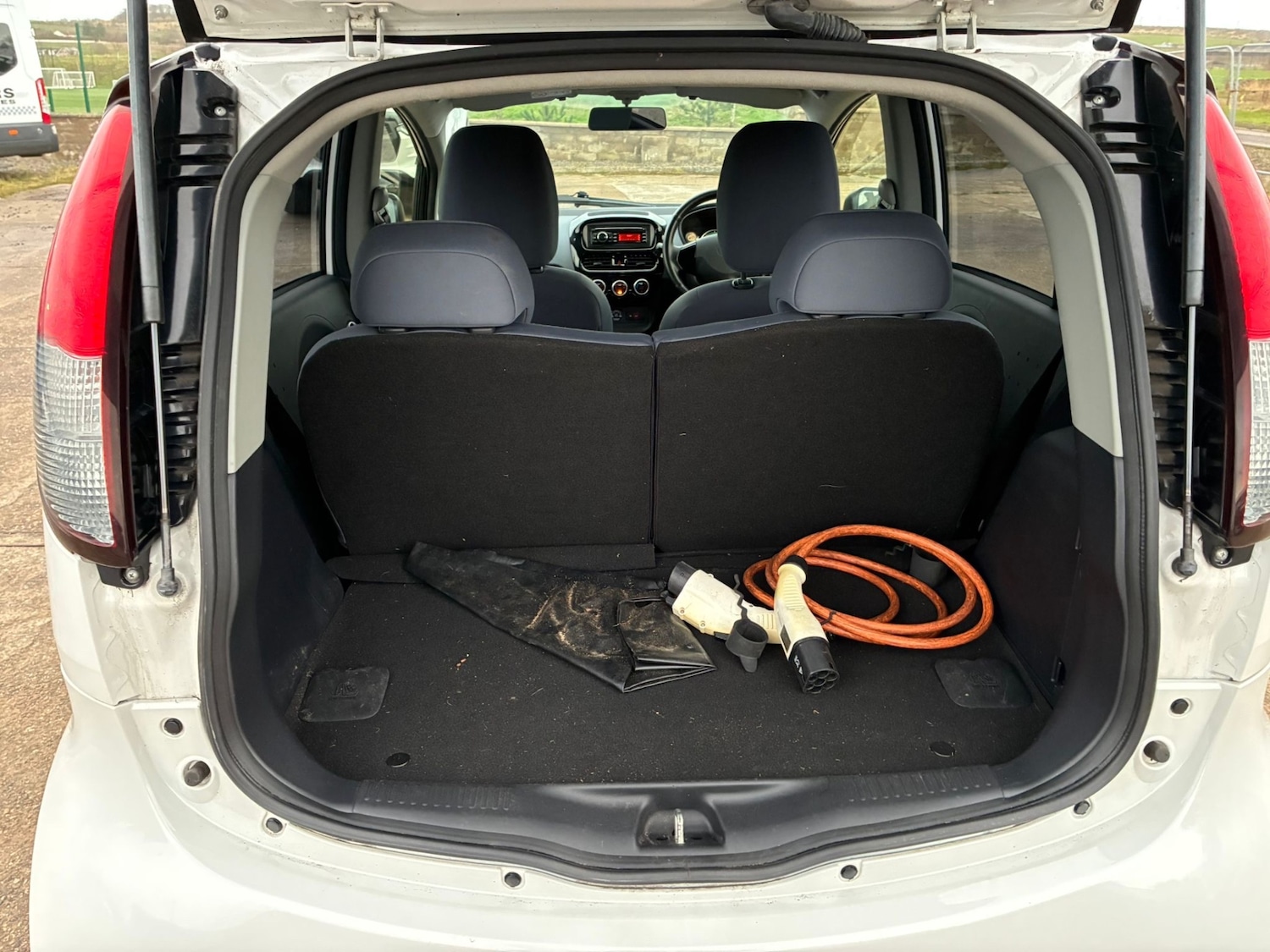 Used Peugeot iOn 2016 for sale - 76929140: Photo 9