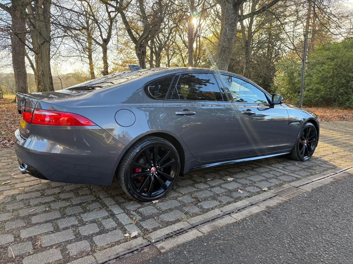 Used Jaguar XF 2016 for sale - 76636877: Photo 2
