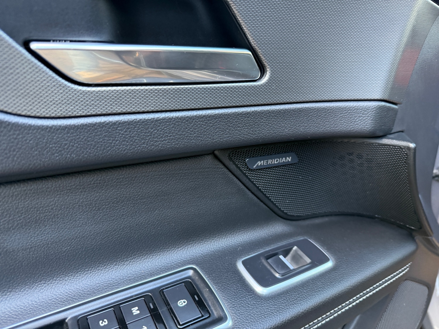 Used Jaguar XF 2016 for sale - 76636877: Photo 32