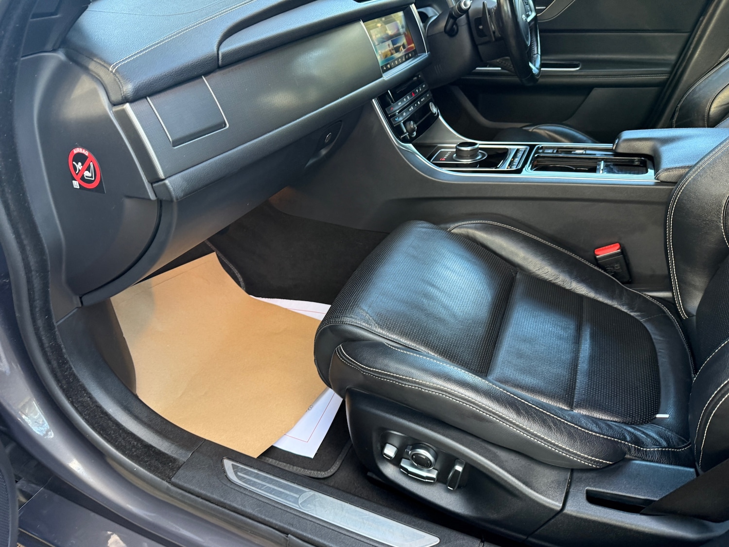 Used Jaguar XF 2016 for sale - 76636877: Photo 33