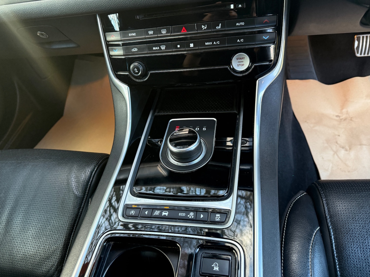 Used Jaguar XF 2016 for sale - 76636877: Photo 35