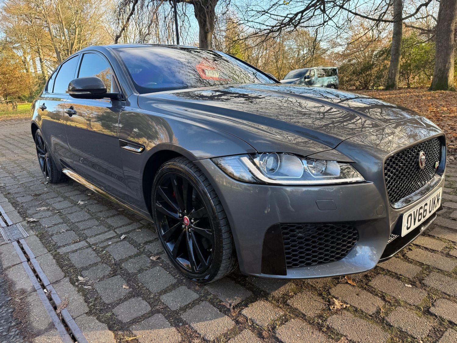 Used Jaguar XF 2016 for sale - 76636877: Photo 4