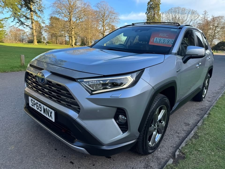 Used Toyota RAV4 2019 for sale - 77881197: Photo 2