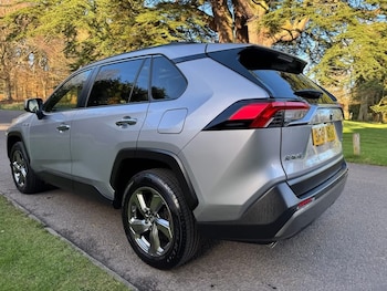 Used Toyota RAV4 2019 for sale - 77881197: Photo