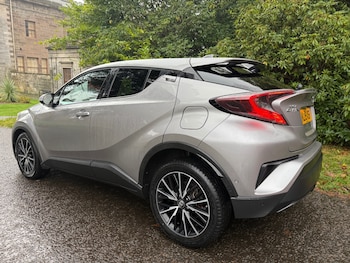 Used Toyota C-HR 2019 for sale - 76471424: Photo