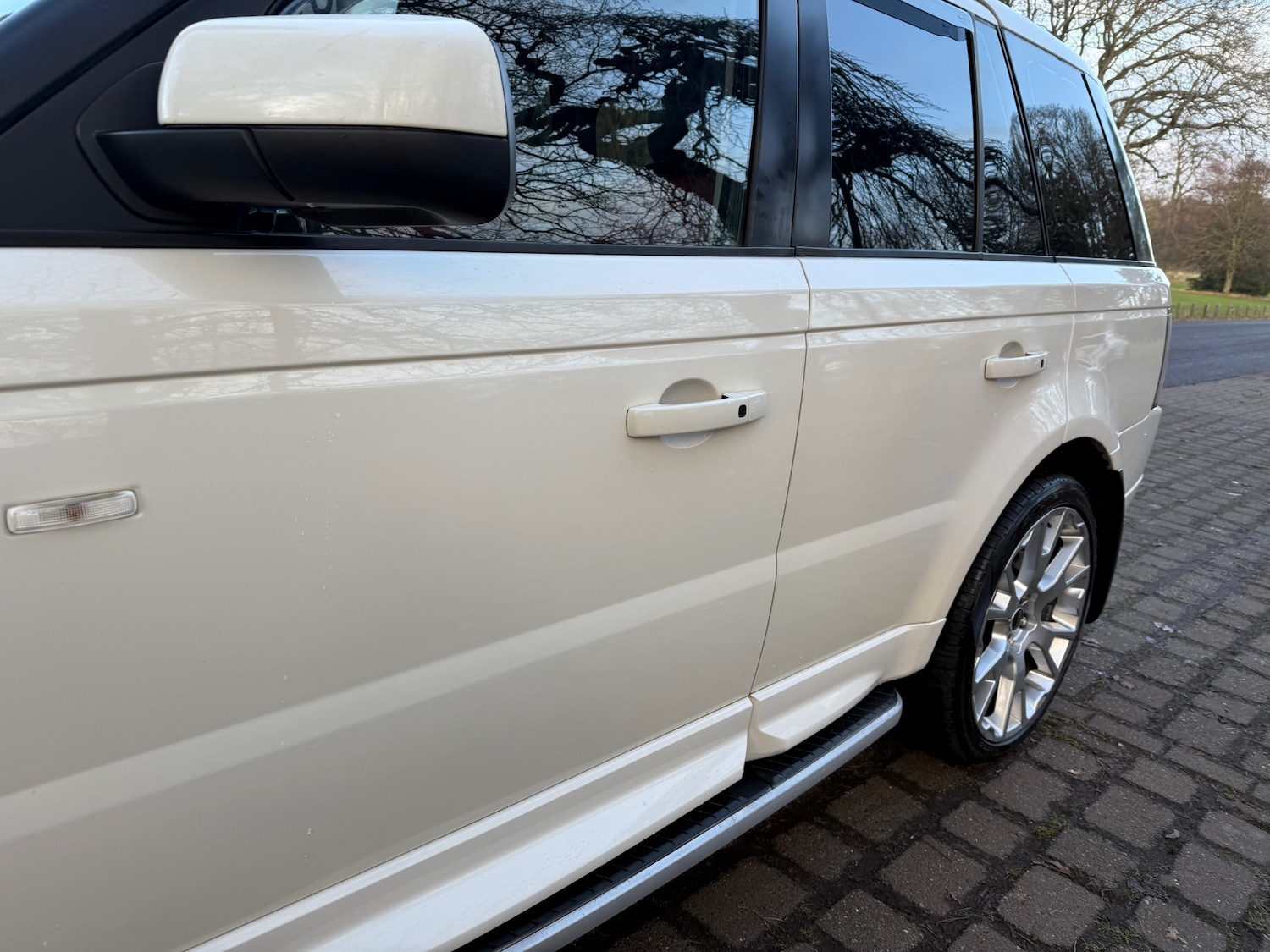 Used Land Rover Range Rover Sport 2010 for sale - 77064346: Photo 11