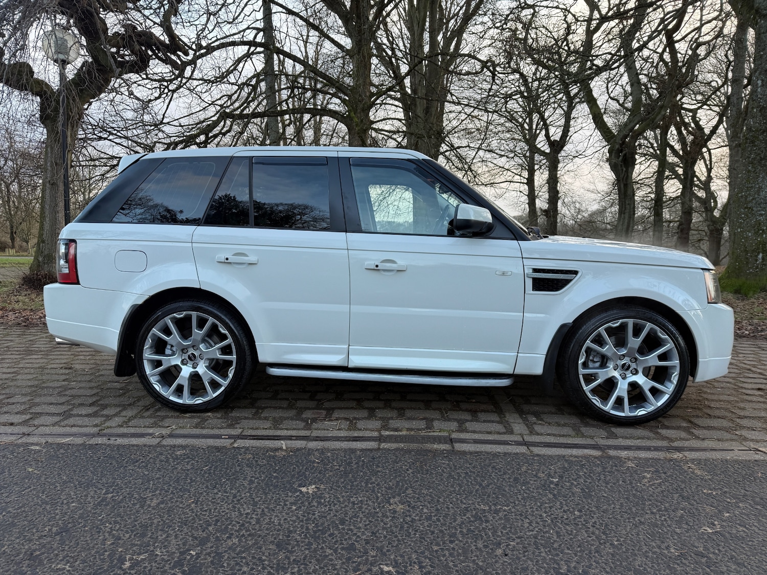 Used Land Rover Range Rover Sport 2010 for sale - 77064346: Photo 6
