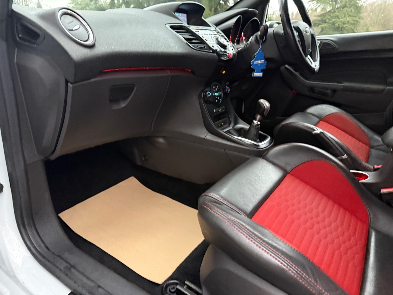 Used Ford Fiesta 2017 for sale - 76901923: Photo 25