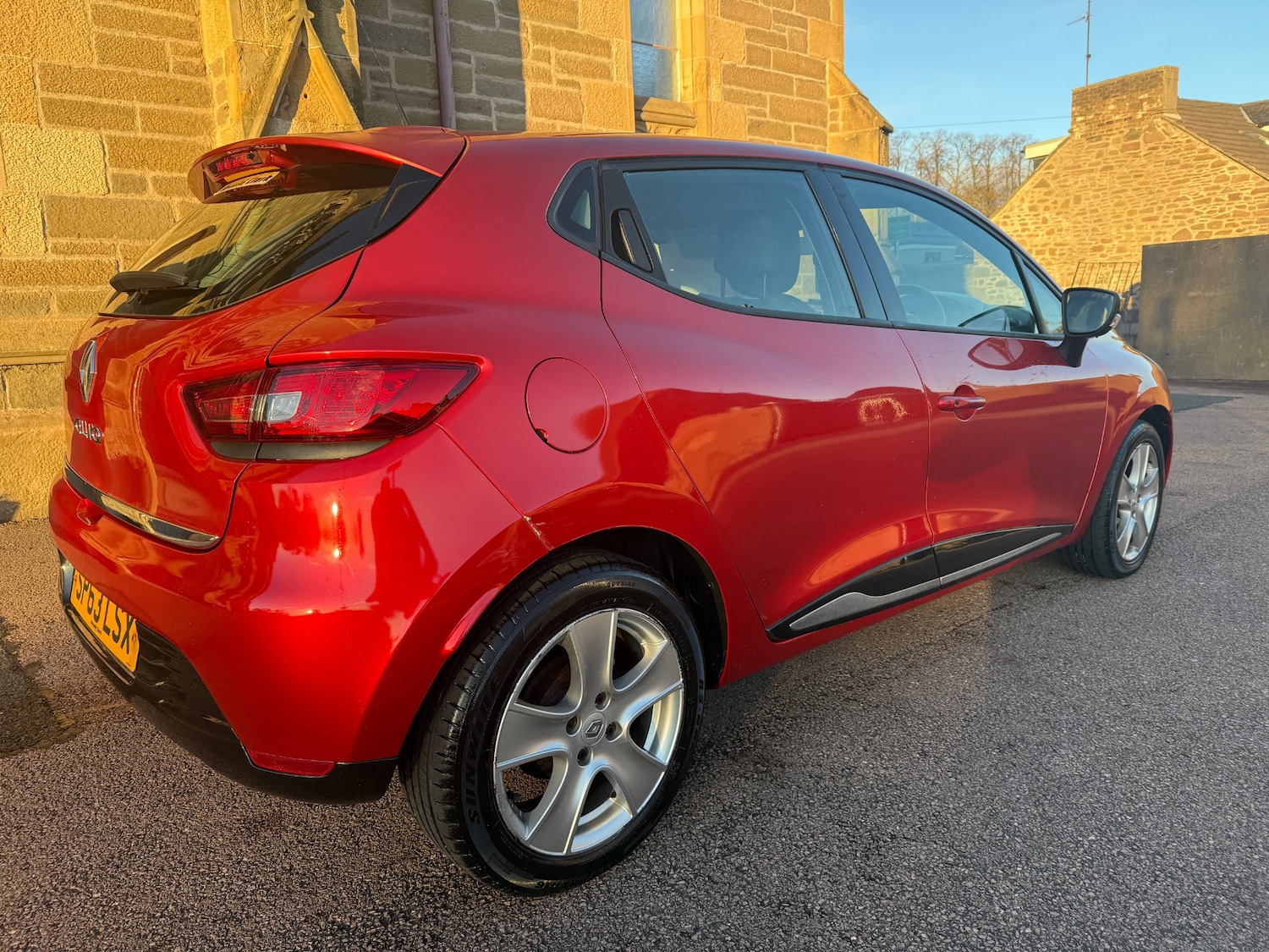 Used Renault Clio 2013 for sale - 76444274: Photo 2