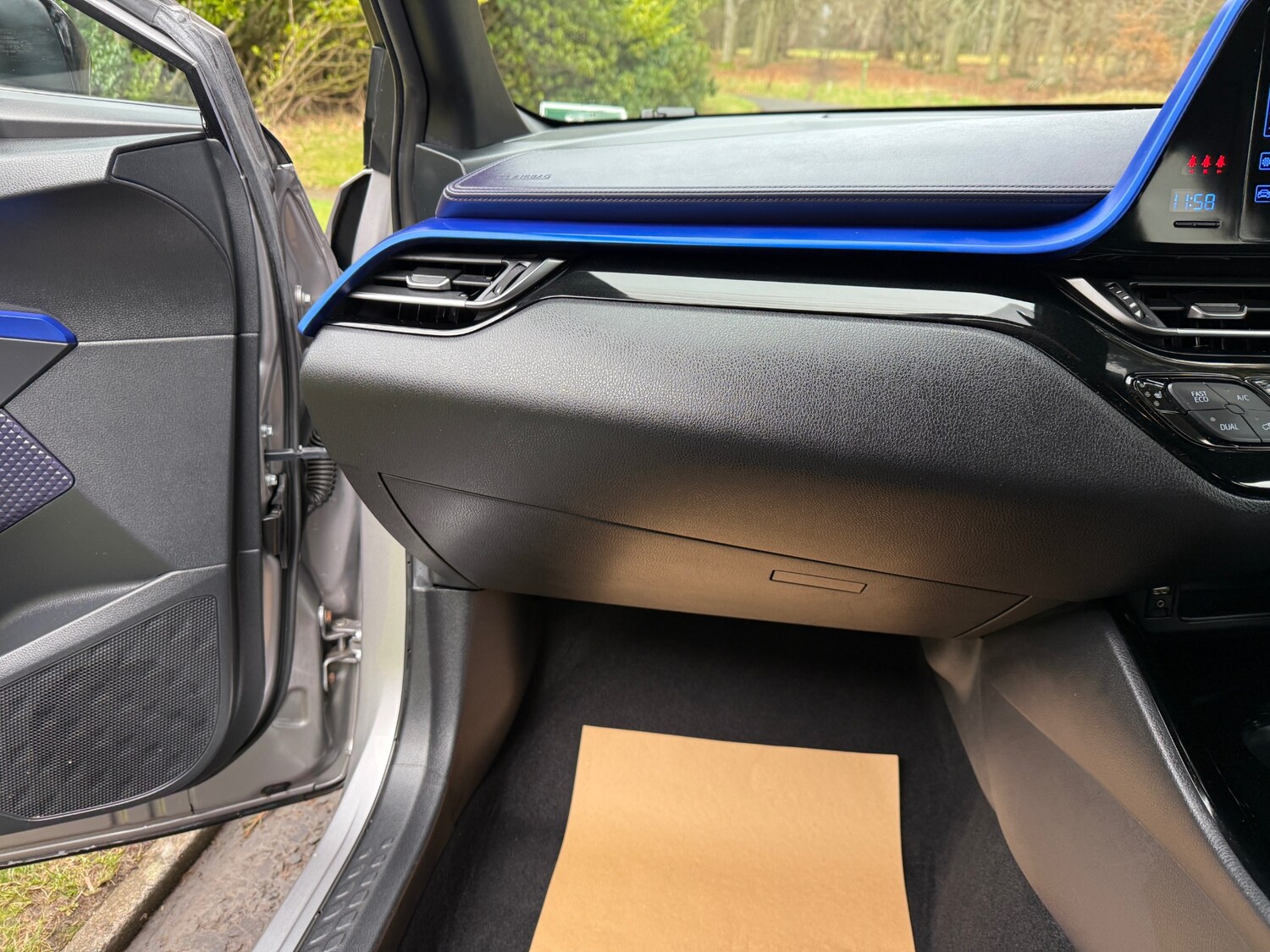 Used Toyota C-HR 2017 for sale - 77660489: Photo 24