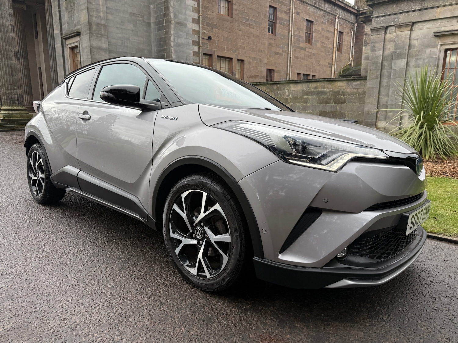 Used Toyota C-HR 2017 for sale - 77660489: Photo 4