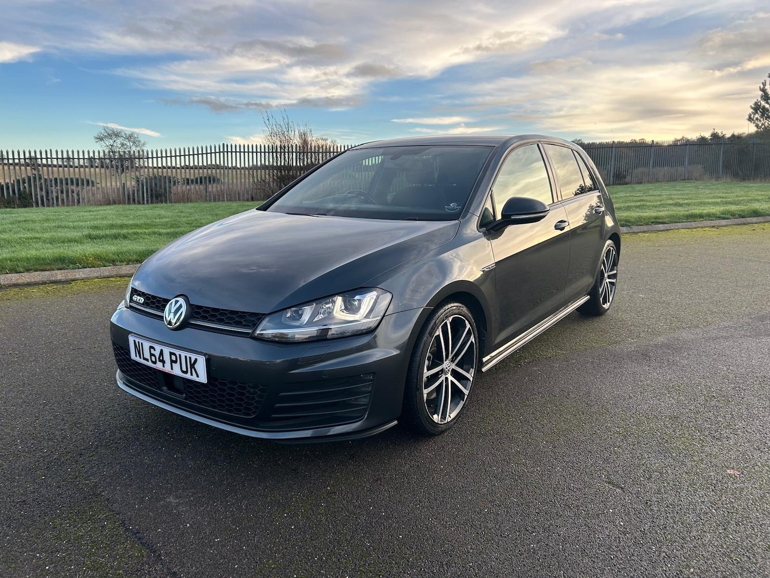 Used Volkswagen Golf 2014 for sale - 76552687: Photo 1